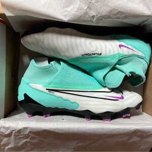 Men’s Nike Phantom GX Pro White and Teal Soccer Cleats Size 9.5